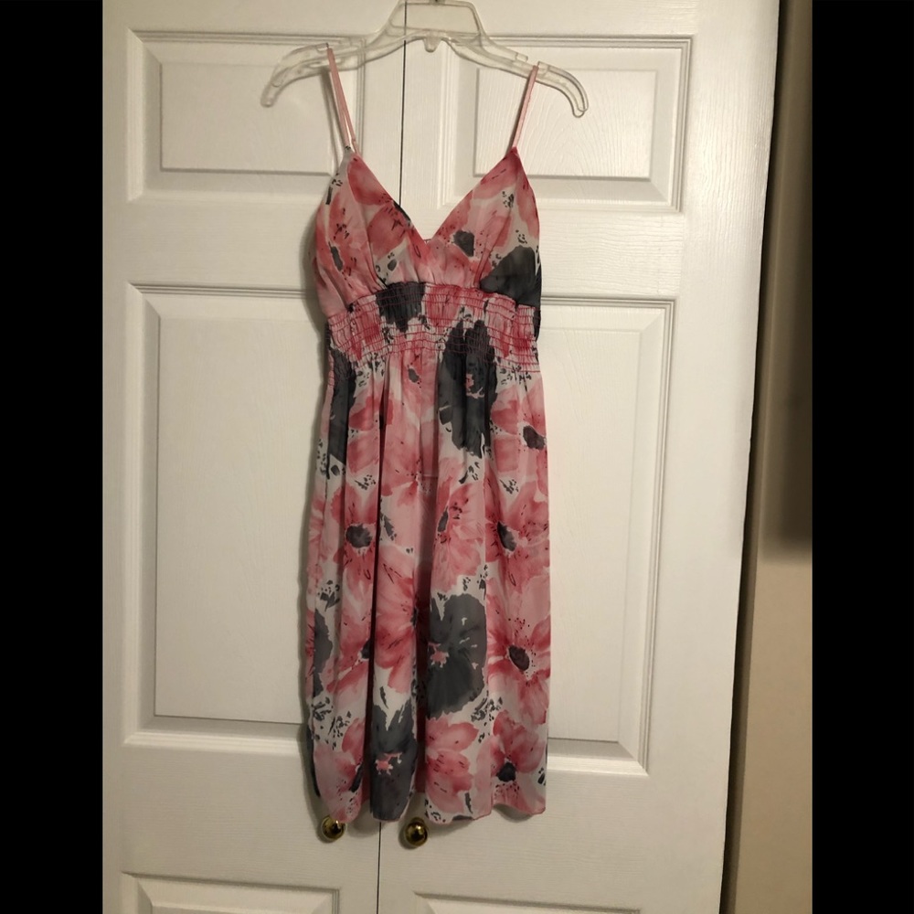 Sundress with Pink & dark gray flowers. 🌸